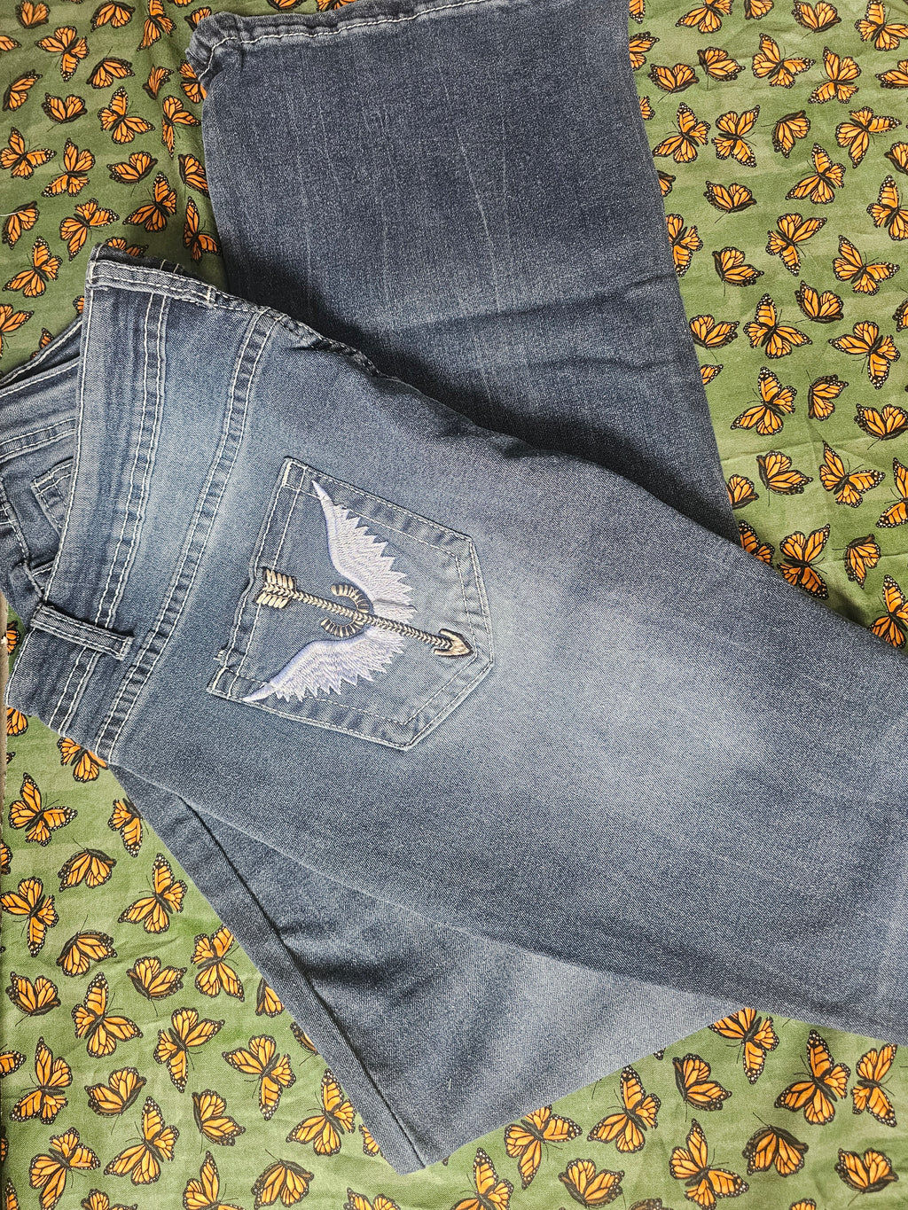 ANGEL WING WITH ARROW JEANS